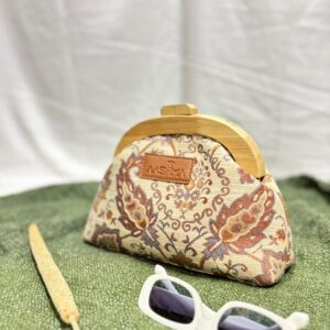 Seashell Clutch