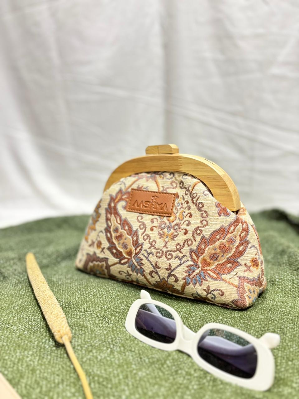 Seashell Clutch